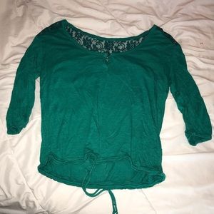 Green 3/4 length sleeve shirt